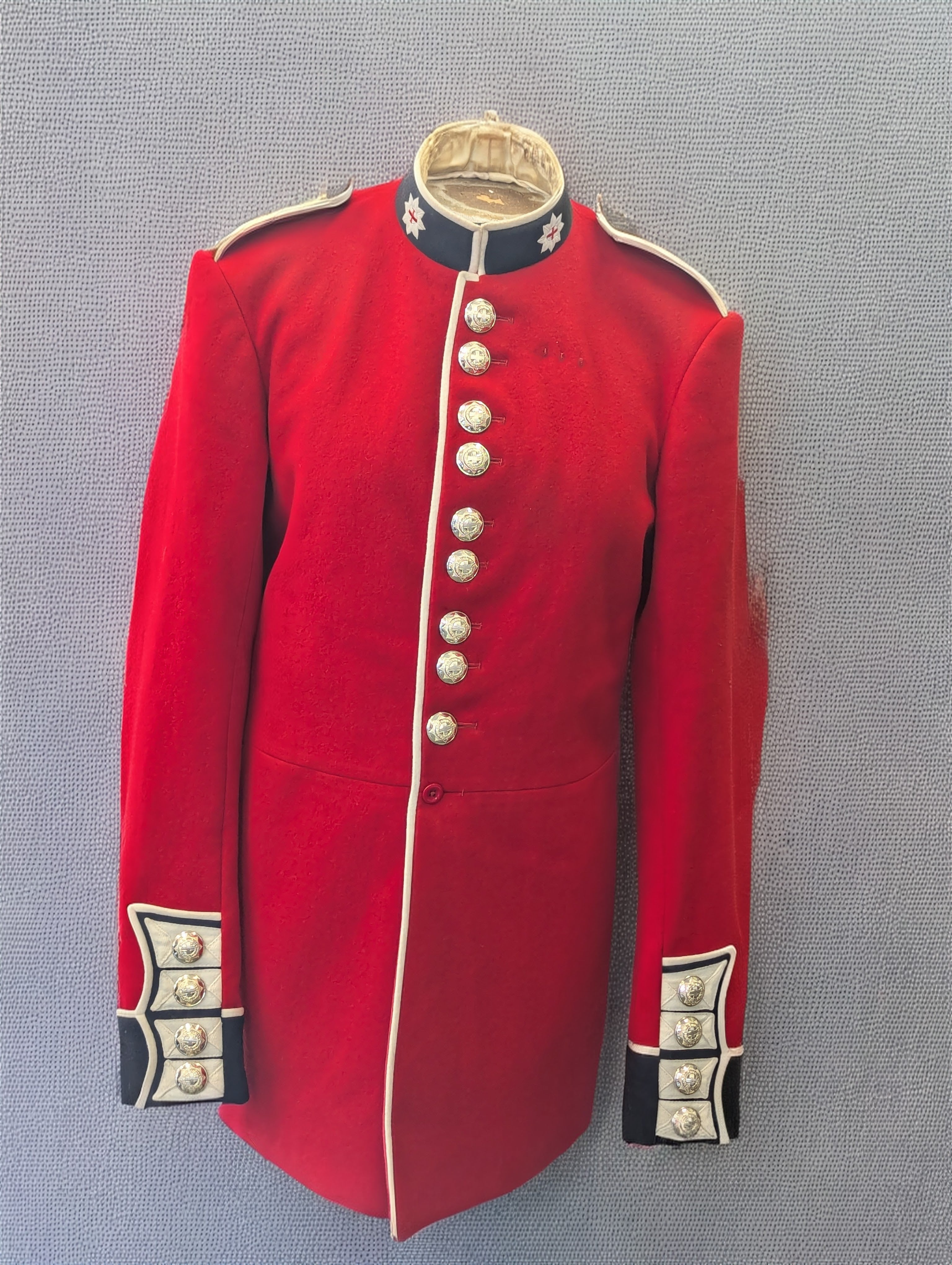 Red Guards Jacket WEIGHT – Golding Surplus