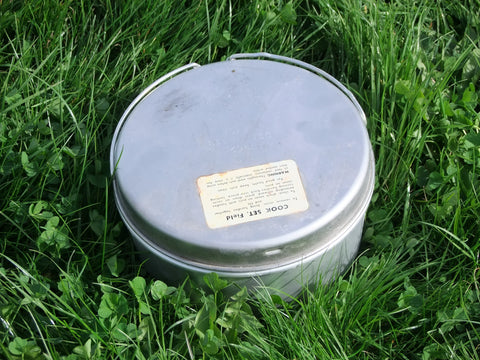 Vintage U.S.A issue mess tins.